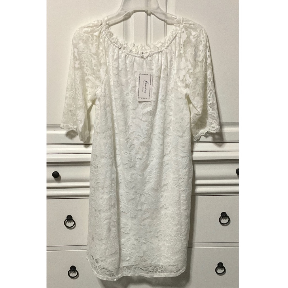 NWT Twink Lady Lace white Dress with lining, Size Large (small large)